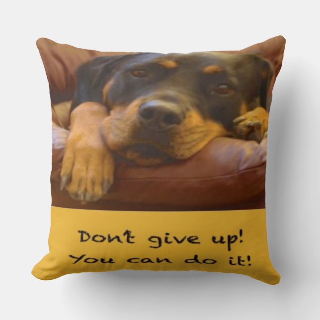 Sammy the Rottweiler Support Pillow Kudde (Framsida)