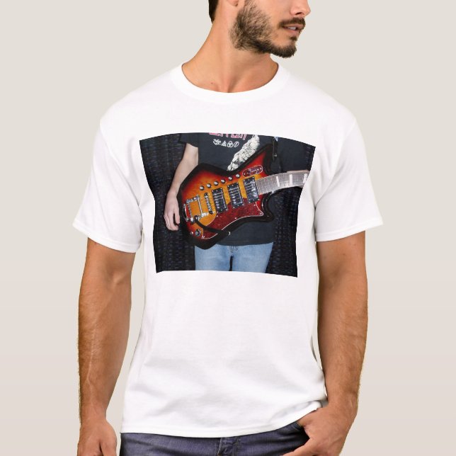Sams nya gitarr - Eastwood flygbolag T Shirt (Framsida)