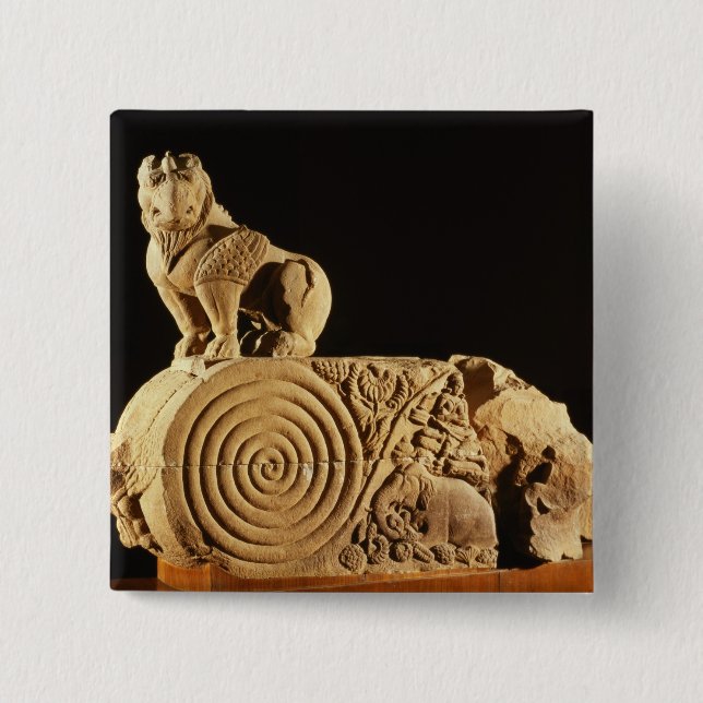 Sämskskinns- sandstenarchitrave med gripen, knapp (Framsida)