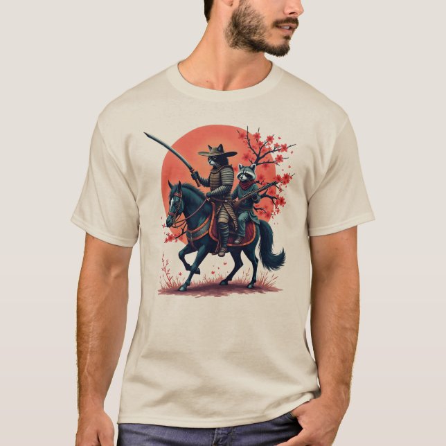 Samurai Cowboy Cat and Raccoon Riding a Horse Unde T Shirt (Framsida)