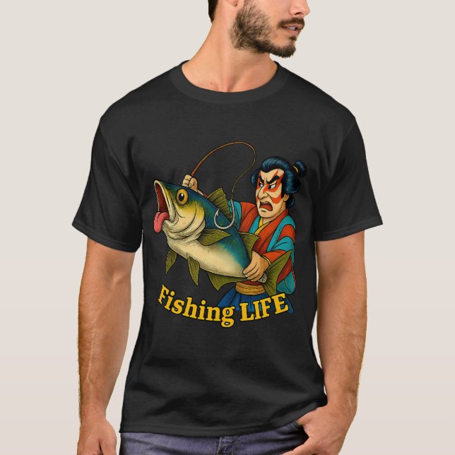 Samuraj Fiskare som kontrollerar jättefisk – Fishi T Shirt (Framsida)