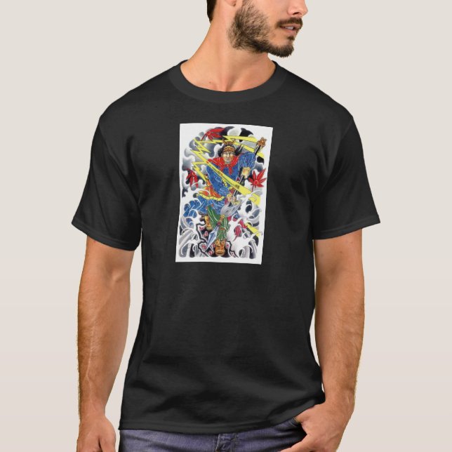 Samurajkrigare med spjuttatuering design t shirt (Framsida)