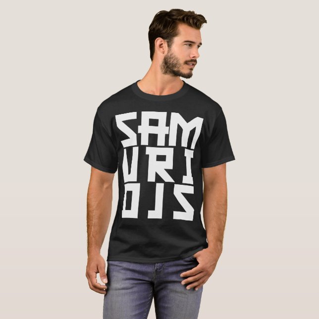 SAMURINA DJs KVADRERAR LOGOTYPUTSLAGSPLATSEN T Shirt (Hel framsida)