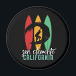 San Clemente Beach California Retro Surfing Magnet<br><div class="desc">Vintagens ritbordsdesign för surfare som surfar i kärlek och rider över havet vinkart. Coola sommar helgdag, påsklov varor för dem som njuter av hett sol, tropiskt väder, solbadning under handflatan träd. Grunge och misströstan till bäran medan du njuter av stranden party och sjunger runt brasan. Underbar souvenir, julklapp och födelsedagspresent...</div>