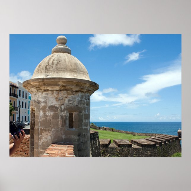 San Cristobal Fort Torn Poster (Framsidan)