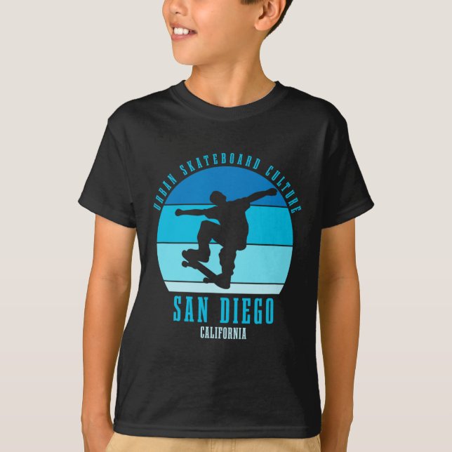 San Diego California Skateboarder Urn Skateboardin T Shirt (Framsida)