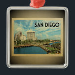 San Diego California Vintage resor Ornament<br><div class="desc">En coola vintage San Diego-prydnad med en imponerande skyltsynvinkel med hamnen i förgrunden.</div>