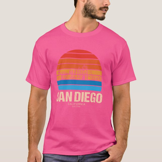 San Diego City Retro Skyline T Shirt (Framsida)