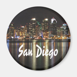 San Diego Skyline på natten över vatten Magnet