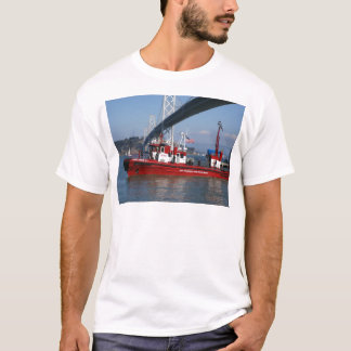 San Francisco avfyrar fartyget T-shirt