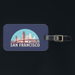 San Francisco Retro City Skyline Vintage Cityscape Bagagebricka<br><div class="desc">Vintage- och reflexritorier med vackra skyliner,  attraktion och cityscape-konst. Coola skyscraper och byggnad silhuette illustrerar handelsvara för turister och resenärer. Perfekt som souvenir att ta med sig hem när man reser. Spara minnet av din resa och semester med familj och vänner. Bakgrunden till färg kan anpassas till färg.</div>