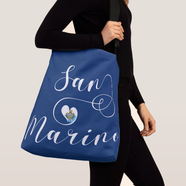 San Marino Flagga in Heart Axelväska (Närbild)