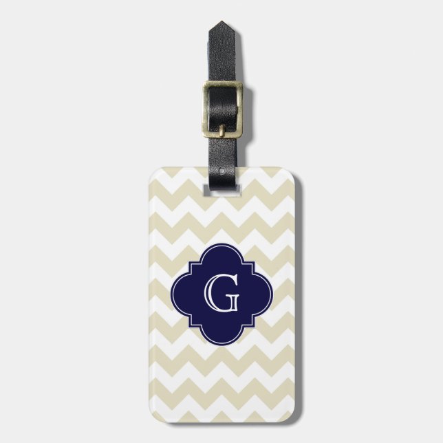 Sand Beige Vit Chevron Marinblå Quatrefoil Monogra Bagagebricka (Vertikal Framsida)