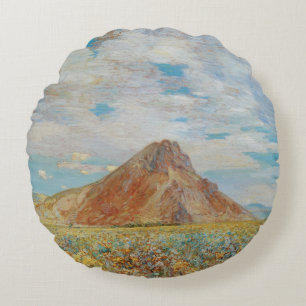 Sand Springs Butte av Childe Hassam, Vintage Art Rund Kudde