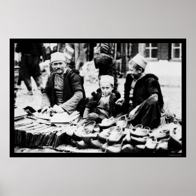 Sandal Selling in Albanien 1923 Poster (Framsidan)