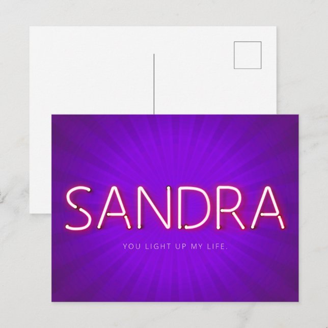 Sandra namn i gloende neon ljus vykort (Fram/baksida)