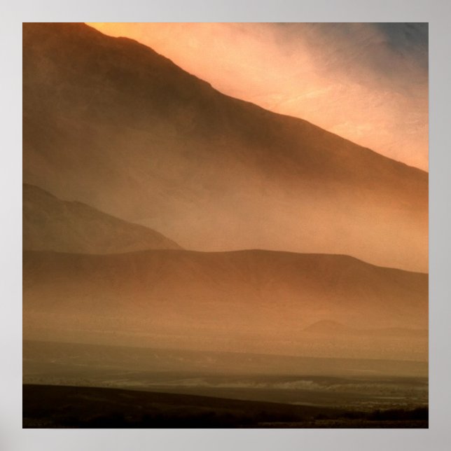Sandstorm vid Mesganska Sand Dunes, Sunset Poster (Framsidan)