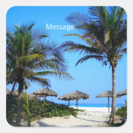 Sandy Beach with Handflatan Träd and An Ocean View Fyrkantigt Klistermärke