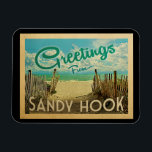 Sandy Krok Beach Vintage resor Magnet<br><div class="desc">I Hälsning från Sandy Krok vintage finns en sandstrand med vackra turkoshavet vatten och över havet,  ett blå himmel med gigantiska vita moln. I vintage resor stil.</div>