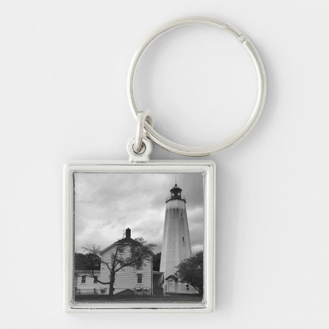 Sandy Krok Lighthouse Fyrkantig Silverfärgad Nyckelring (Framsidan)