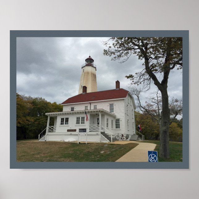 Sandy Krok Lighthouse Poster (Framsidan)