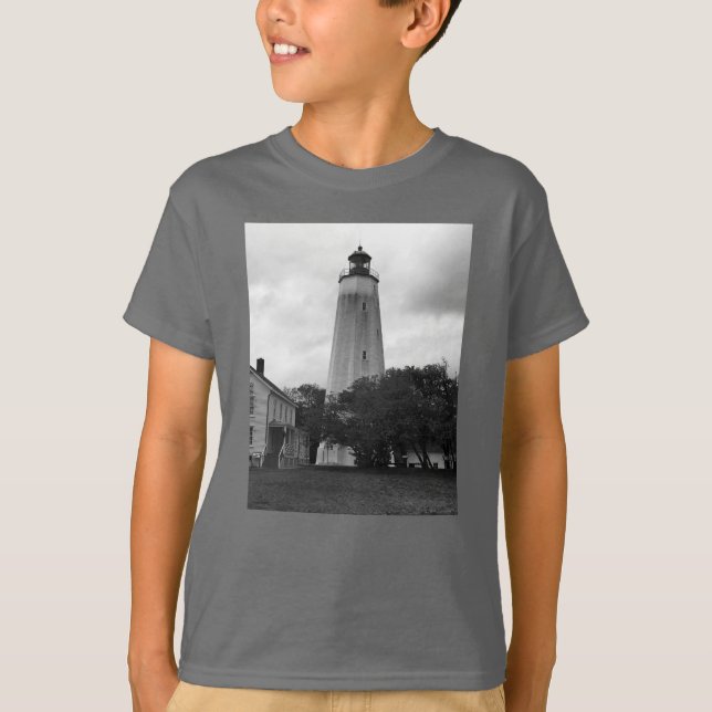 Sandy Krok Lighthouse T Shirt (Framsida)