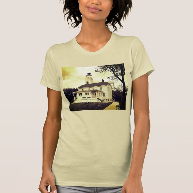 Sandy Krok Lighthouse T Shirt (Framsida)