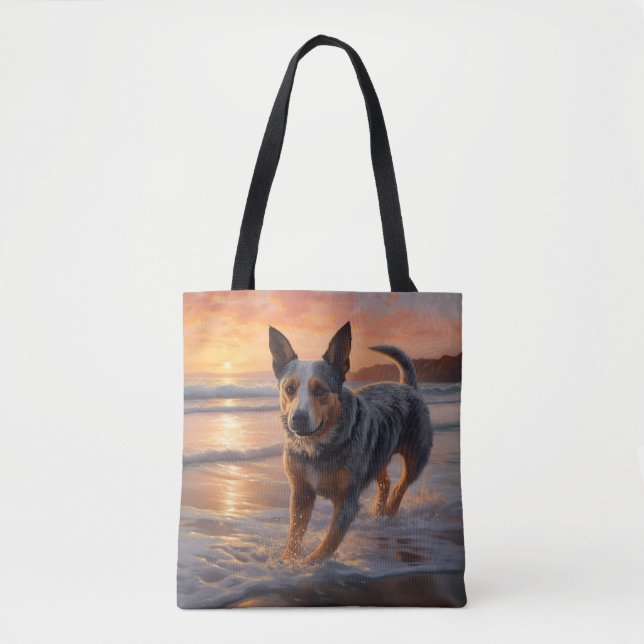 Sandy Paws Australian Cattle Dog på strand vid sol Tygkasse (Framsida)
