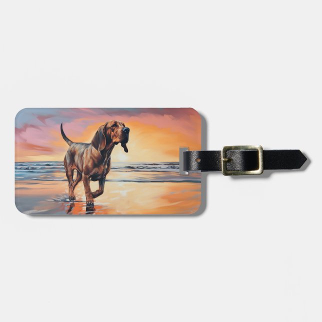 Sandy Paws Blodhund Hund på Strand Solnedgång Bagagebricka (Horisontell Framsida)