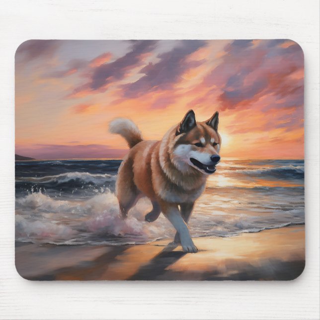 Sandy Tassar Akita Hund on Beach Sunset Musmatta (Framsidan)