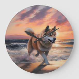 Sandy Tassar Akita Hund on Beach Sunset Stor Klocka