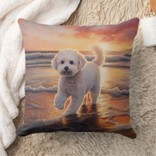 Sandy Tassar Bichon Frise Hund on Beach Sunset Kudde