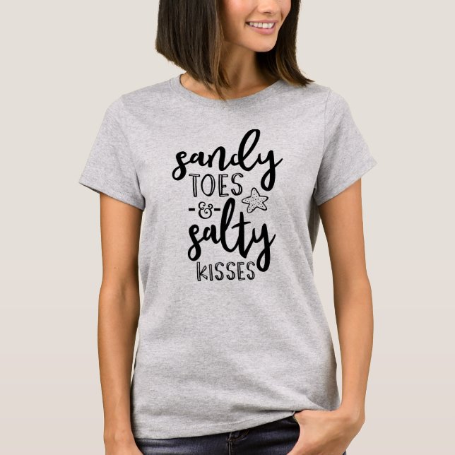 Sandy Toes & Salty Kisses Beach Vacation T Shirt (Framsida)