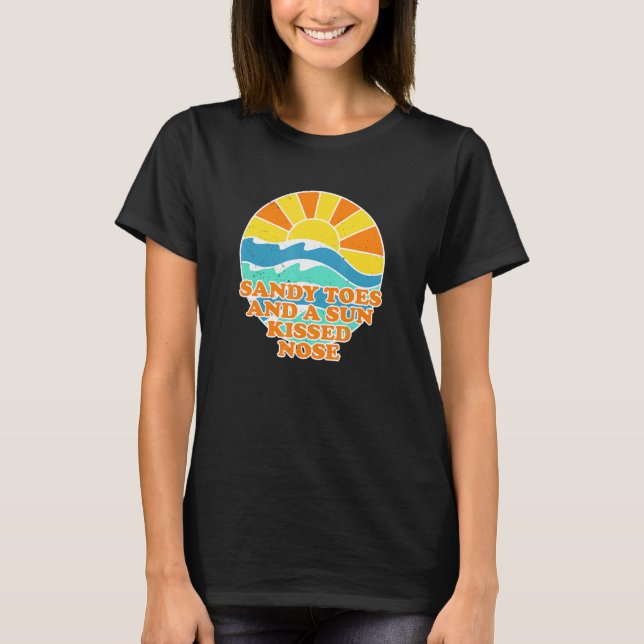 Sandy Toes Sol Kissed Nose Beach Beach Bum Sommar T Shirt (Framsida)
