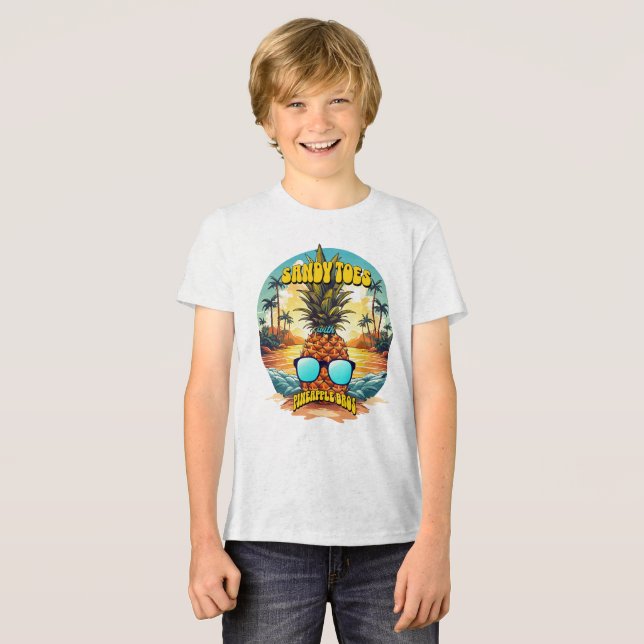 Sandy Toes with pineapple Bros T Shirt (Framsida Full)