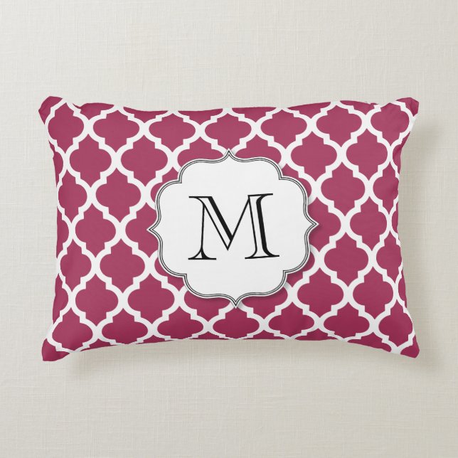 Sangria Red Moroccan Tile w/ Anpassade Monogram Prydnadskudde (Framsidan)