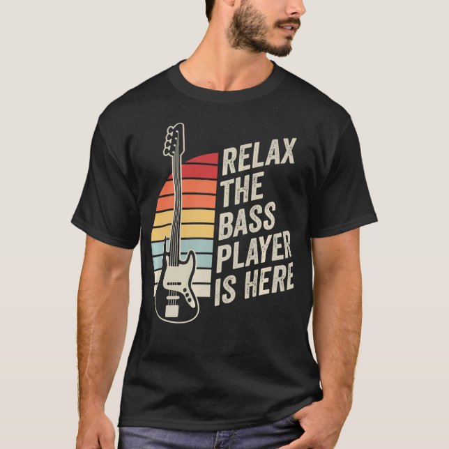 Sänk Basen Basisten Är Här Rolig Basgitarr T Shirt (Framsida)