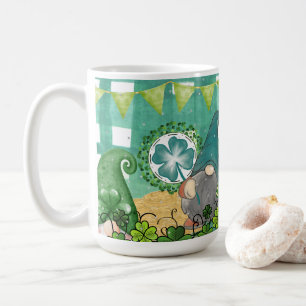 Sankt Patrick-Dagen Gnome och Shamrock Design Kaffemugg