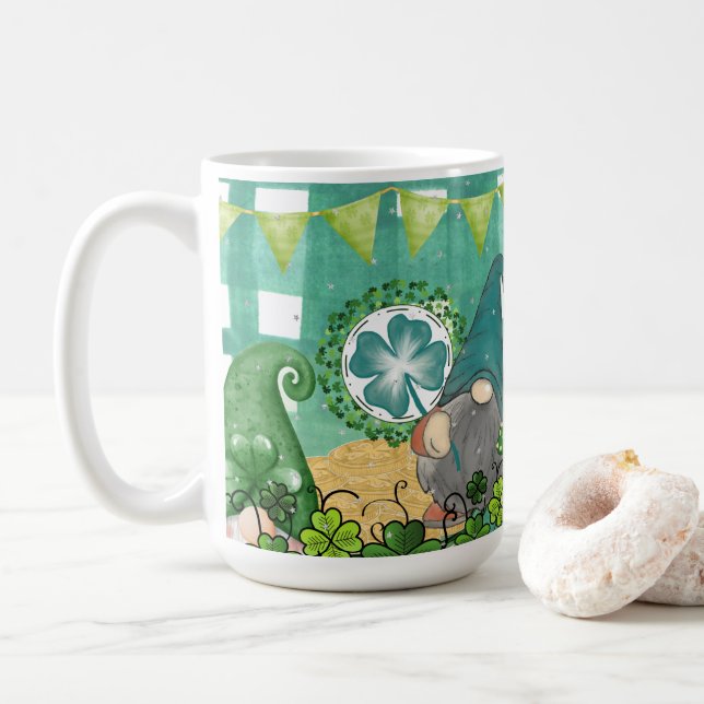 Sankt Patrick-Dagen Gnome och Shamrock Design Kaffemugg (Med munk)