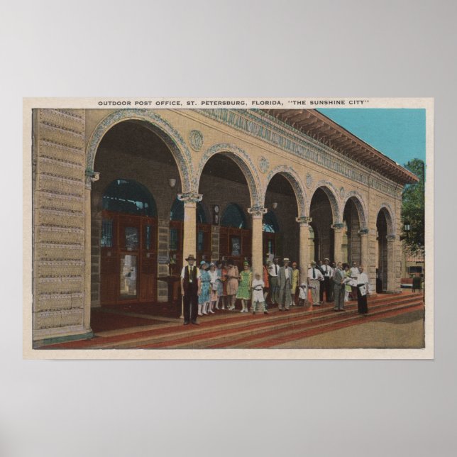 Sankt Petersburg, FL - Exterior View of Post Poster (Framsidan)