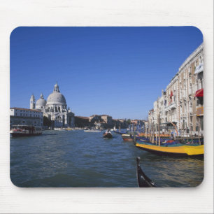 Sankta Maria della Salute-kyrkan och Grand Musmatta