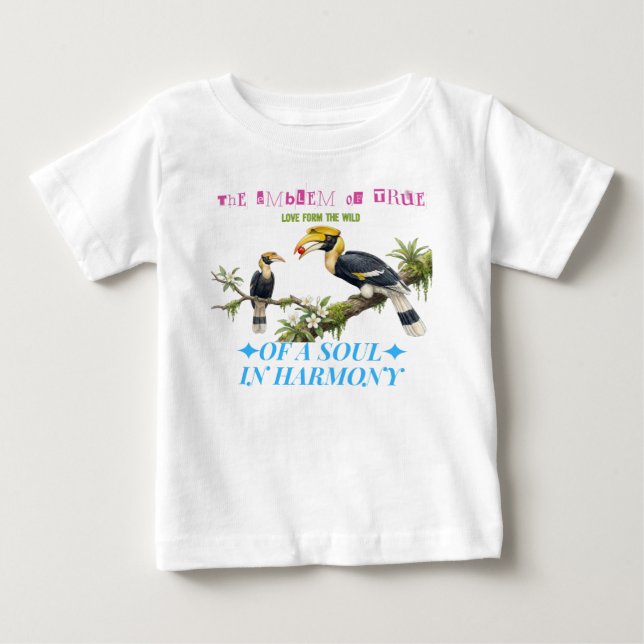 ”Sann kärleks emblem från vildmarken.” T Shirt (Framsida)