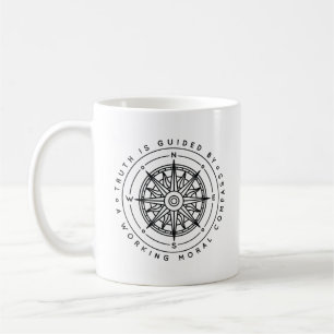 Sanningen styrs av en fungerande moralisk kompass kaffemugg