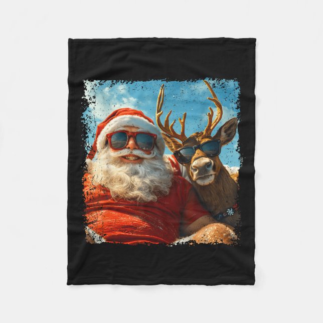 Santa And Reindeer Selfie Funny Christmas Vacation Fleecefilt (Framsidan)