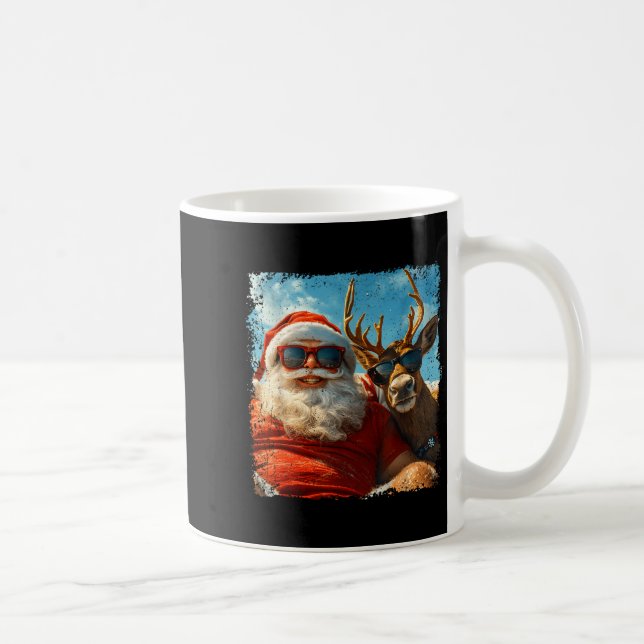 Santa And Reindeer Selfie Funny Christmas Vacation Kaffemugg (Höger)