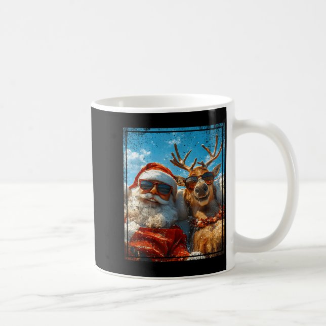 Santa And Reindeer Selfie Funny Christmas Vacation Kaffemugg (Höger)