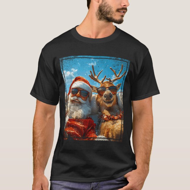 Santa And Reindeer Selfie Funny Christmas Vacation T Shirt (Framsida)