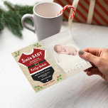 Santa Baby | Fjolmeddelande Julkort<br><div class="desc">De här "Santa Baby"-fotojulen tillkännagivande för födelse kommer att vara perfekt att skicka ut till din familj och dina vänner i julhelgen. Utformningen är enkel att anpassa för att göra den unik för dig och ditt nya nöjespaket.</div>