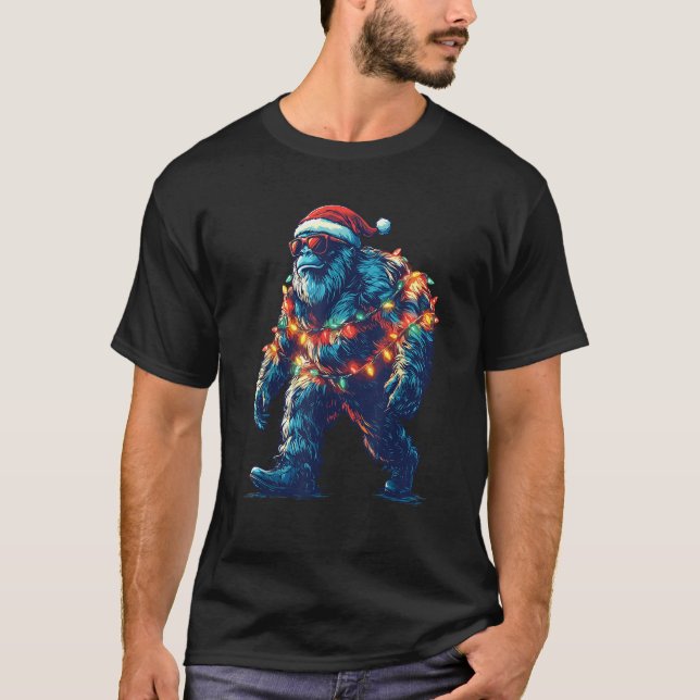 Santa Bigfoot jul Ljus Julafton Sasquatch Kärlek T Shirt (Framsida)
