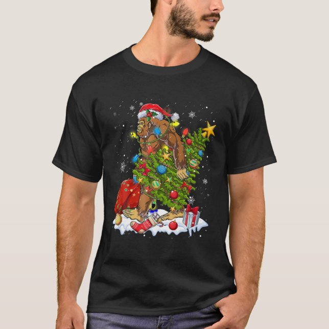 Santa Bigfoot Julgran Ljus Funny Bigfoot T Shirt (Framsida)